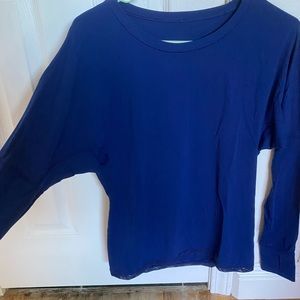 Lululemon long sleeve top. Size 8 or 10 like new.